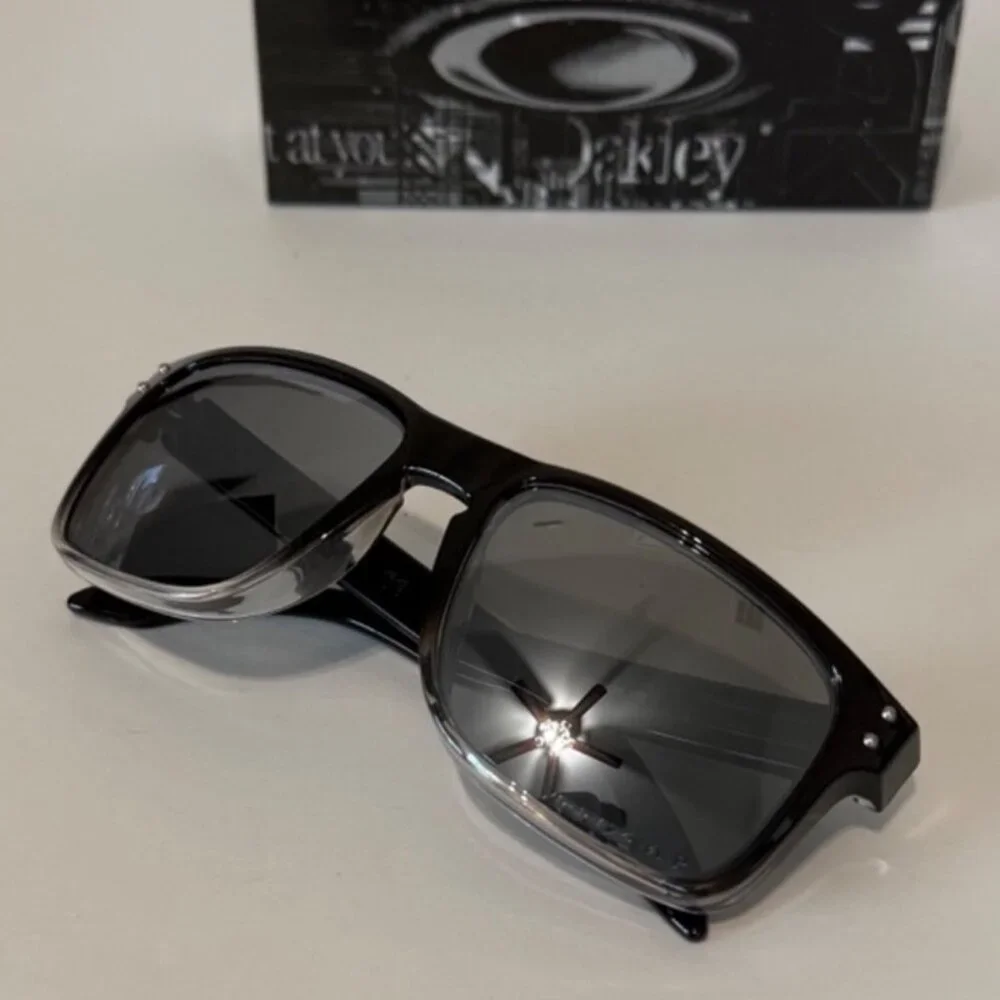 Oakley Holbrook Two Tone Polished Dark Ink Fade 9102 POLARIZED Silver - Picture 4 of 8